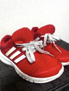 adidas 赤 スニーカーのサムネイル