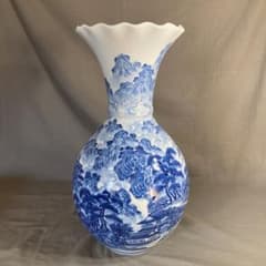 【彌左衛門】古伊万里の伝統　日本の名窯　松本彌左衛門作　染付廻り山水絵　大花瓶 彌左衛門】古伊万里の伝統 日本の名窯 松本彌左衛門作 染付廻り山水絵