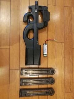 【東京マルイ】P-90　300連マガジンx2付属のサムネイル