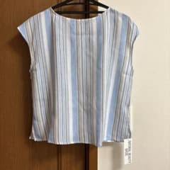 タグ付き新品　ノースリーブ　サマーブラウスのサムネイル