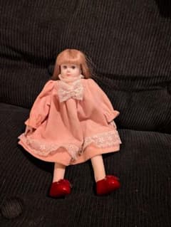 ピンクドレスの陶器人形アンティークドールのサムネイル