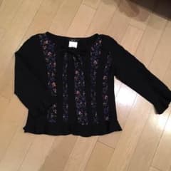 フリル付きブラウスのサムネイル