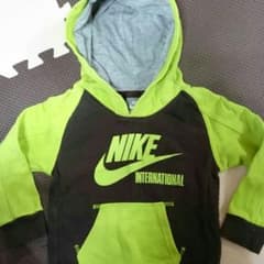 ※専用ページ NIKE パーカー トレーナー 100㎝ 男の子のサムネイル