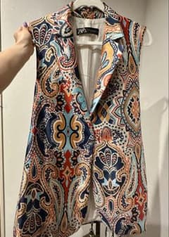 ZARA ペイズリー柄 ノースリーブコートのサムネイル
