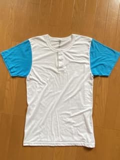 【値下げしました】American Apparel Tシャツ（Mサイズ）のサムネイル