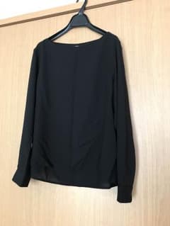 ゆうか様専用ユニクロ ドレープブラウス ブラックのサムネイル