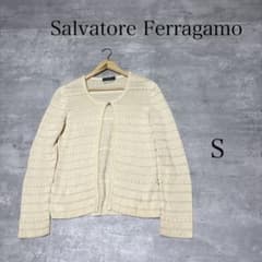 【極美品】フェラガモ　ニット カーディガン 銀ボタン カーディガン　ヴァラ　ロゴ Salvatore Ferragamo ヴァラボタン 長袖 ニット カーディガン - メルカリ