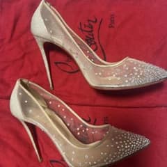 Christian Louboutin ゴールドハイヒールのサムネイル