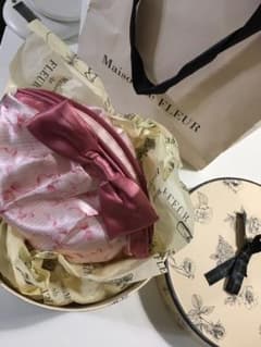 メゾンドフルールMaison do FLEURポーチのサムネイル
