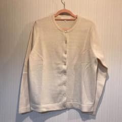 未使用　カーディガン　ベージュ　自由区のサムネイル