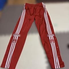 adidasのズボンのサムネイル