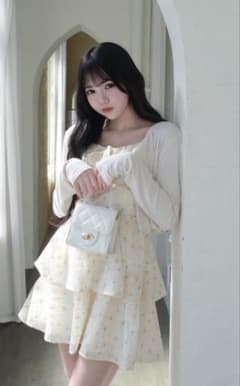 しゃー様 GRL小花柄レースアップティアードキャミソールワンピース