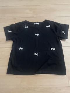 リボン黒Tシャツのサムネイル