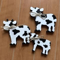 牛の木製インテリア小物 3体セットのサムネイル
