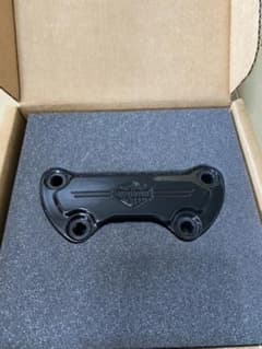 新品未使用 ハーレー 純正品 ライザーのサムネイル