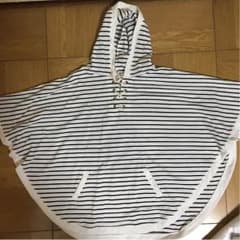 ポンチョ型授乳ケープのサムネイル