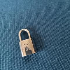 LOUIS VUITTON 南京錠 小型 312のサムネイル