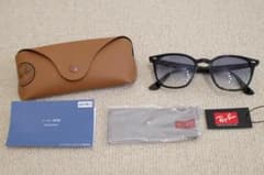Ray-Ban RB4258F 601/19 ブルー レンズ サングラスのサムネイル