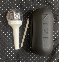 NiziU、NiziU ペンライト＆ペンライト専用ケースセット（ばら売り不可