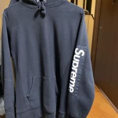 supreme パーカー  黒 袖ロゴのサムネイル