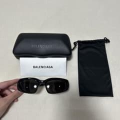 よ*す様 BALENCIAGA Swift Oval サングラス ブラック 保証のサムネイル