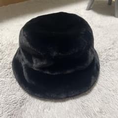 H&M フェイクファー バケットハット ブラックのサムネイル