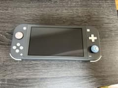 Nintendo Switch Lite グレー 専用ケース付きのサムネイル