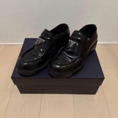 PRADA チョコレート ブラッシュドレザー ローファー 6のサムネイル