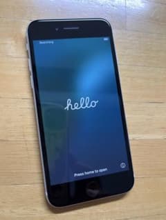 Apple iPhone SE 第2世代 ホワイト 本体のサムネイル