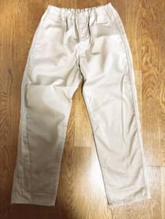 無印良品　新品　未使用品　美品　ベージュ 長ズボン 150 チノパンのサムネイル