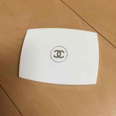 CHANELファンデケースのサムネイル