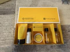 THANN トラベルセット ボディケア シャンプー　タイ人気ブランドのサムネイル