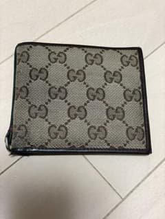 GUCCI グッチ二つ折り財布のサムネイル