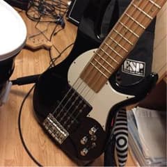 5弦ベース ESP ikuo 定価13万のサムネイル