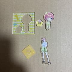 五等分の花嫁 中野一花アクリルスタンド2つセット - メルカリ