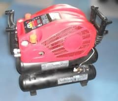 MAX エアーコンプレッサー HH1270E⑧ 27Lタンク 「3ケ月間保証付」のサムネイル
