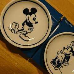 《ＢＩＢＩ様専用》《新品》ユニクロ ディズニー お皿のサムネイル