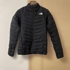 THE NORTH FACE ブラック ダウンジャケットのサムネイル