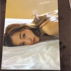 板野友美写真集「Wanderer」のサムネイル
