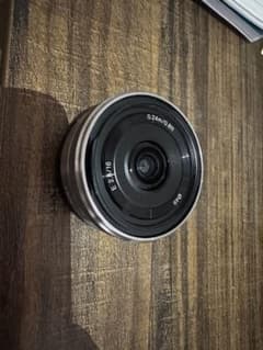 SONY E 16mm F2.8 レンズのサムネイル
