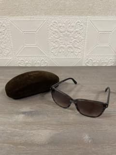 プレゼント付き】TOM FORD サングラスTF432F 20F - メルカリ