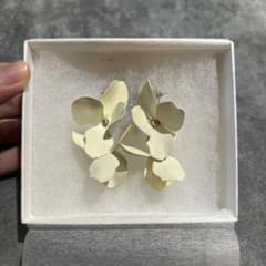 emma white flowerのサムネイル