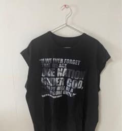m*e様 スリーブレス ブラック Tシャツ タンクトップのサムネイル