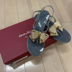 フェラガモのサンダルです。のサムネイル