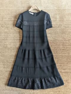 VALENTINO ブラックひざ丈ワンピース 半袖 - メルカリ
