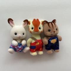 シルバニアファミリー 人形本体とおもちゃの道具セットのサムネイル