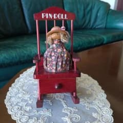 昭和レトロ　70's PIN-DOLL 木製人形 ロッキングチェア 小物入れのサムネイル