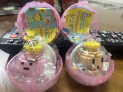 バンダイ たまごっち ドットフィギュアチャーム 2種セットのサムネイル