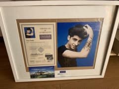 Zayn Malik サイン入り写真 証明書付き　直筆 Zayn Malik サイン入り写真 証明書付き 直筆|mercariメルカリ官方指定