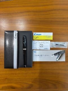 PILOT カスタム ヘリテイジ912 FM中細字 万年筆 ブラック箱・保証書付のサムネイル